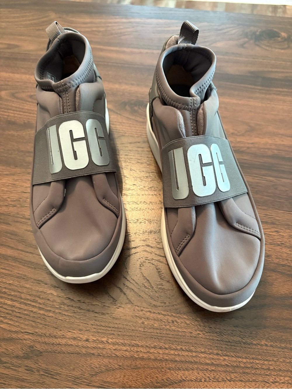UGG Women Neutra Charcoal Gray Slip-On Logo Band Sneakers